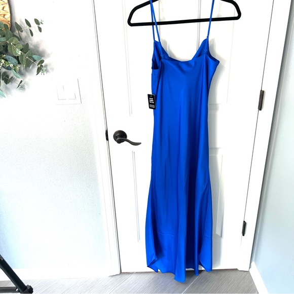 Express cowl neck blue maxi dress w/ slit and adjustable straps. SIZE small - Picture 3 of 9